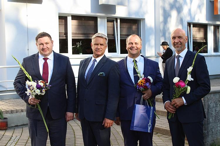 Kultūras ministrs apmeklē Ogres mūzikas un mākslas skolas jaunā mācību gada atklāšanas pasākumu