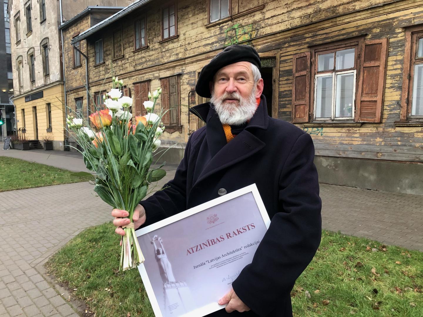 Žurnāla “Latvijas Architektūra” redakcija - galvenais redaktors Dr. arch. Jānis Lejnieks.