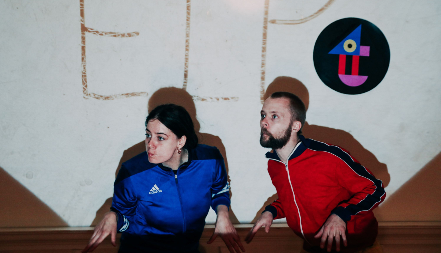 Izrādes “Dzīvs” norise