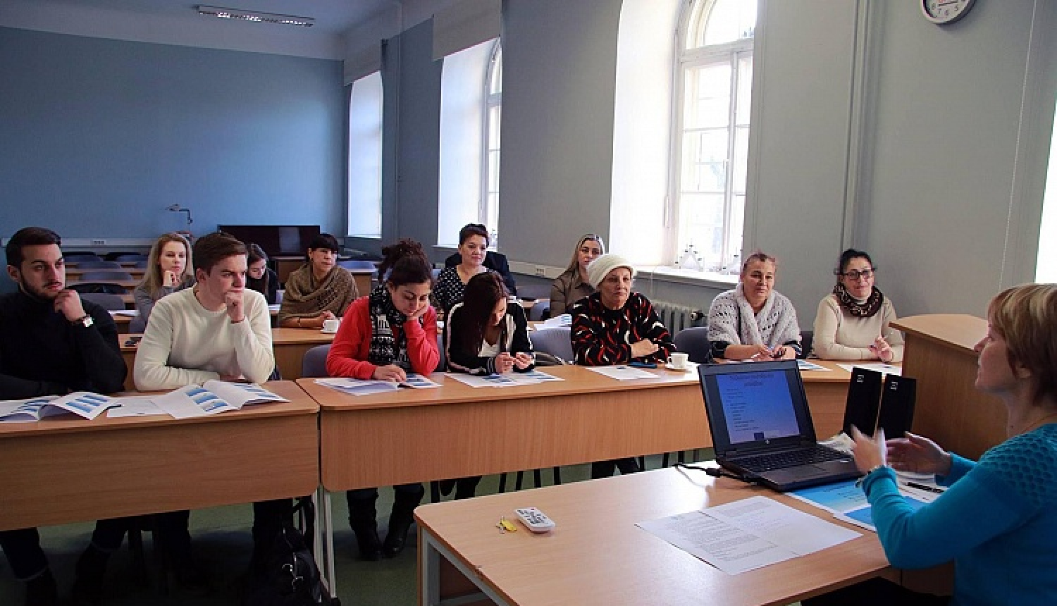 Latvijas romu organizāciju pārstāvjiem māca izstrādāt projektus