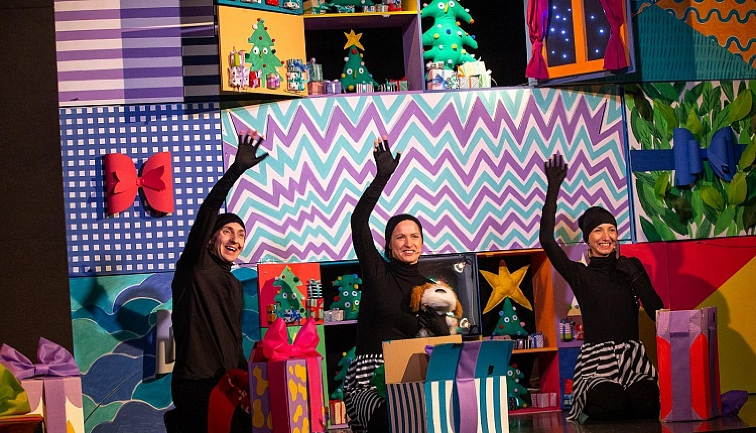 Liepājas Leļļu teātris piedāvā savu jaunāko izrādi “Ziemassvētku vecīšu dumpis”