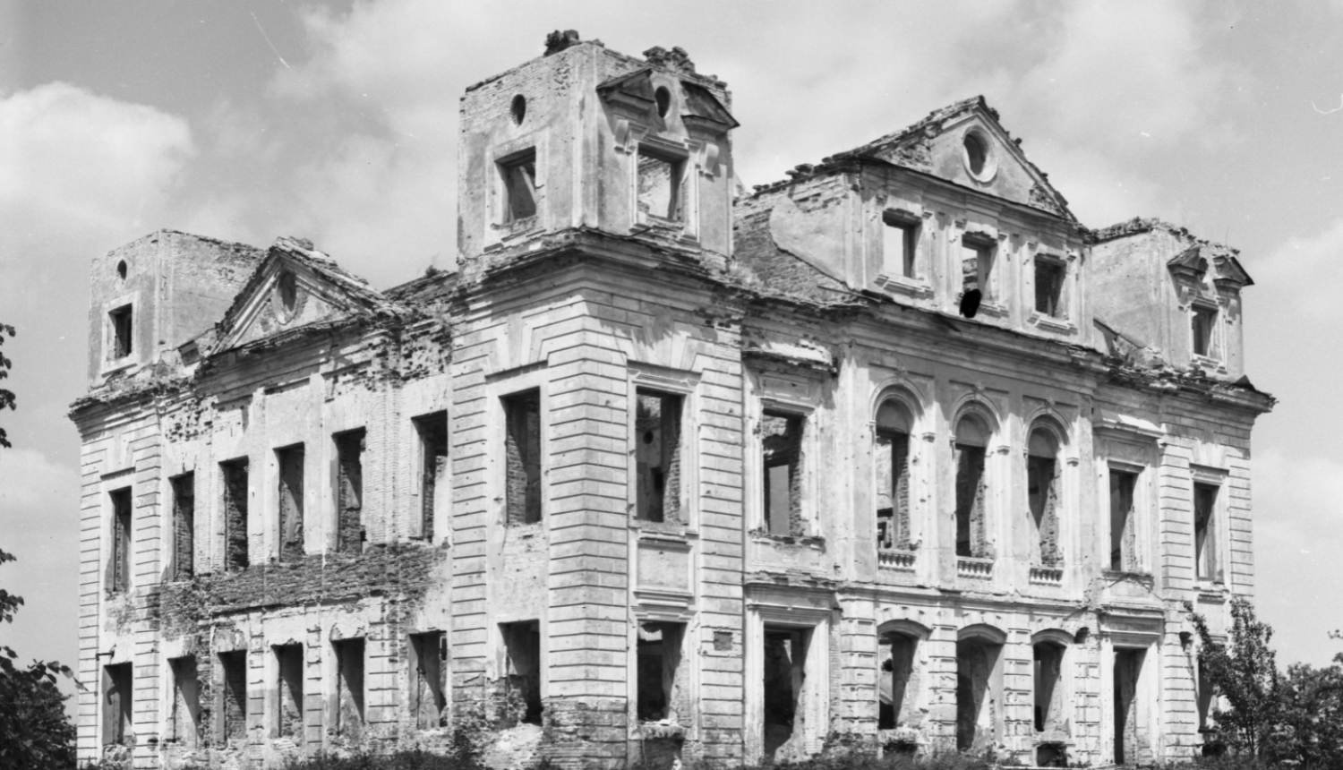 Lustes pils. 1973. Foto: Pēteris Vanags.