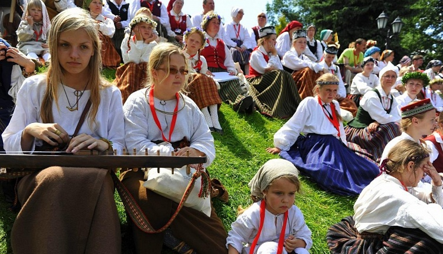 No 23. aprīļa būs skatāmi 118 Dziesmu un deju svētku vēstnešu īsstāsti