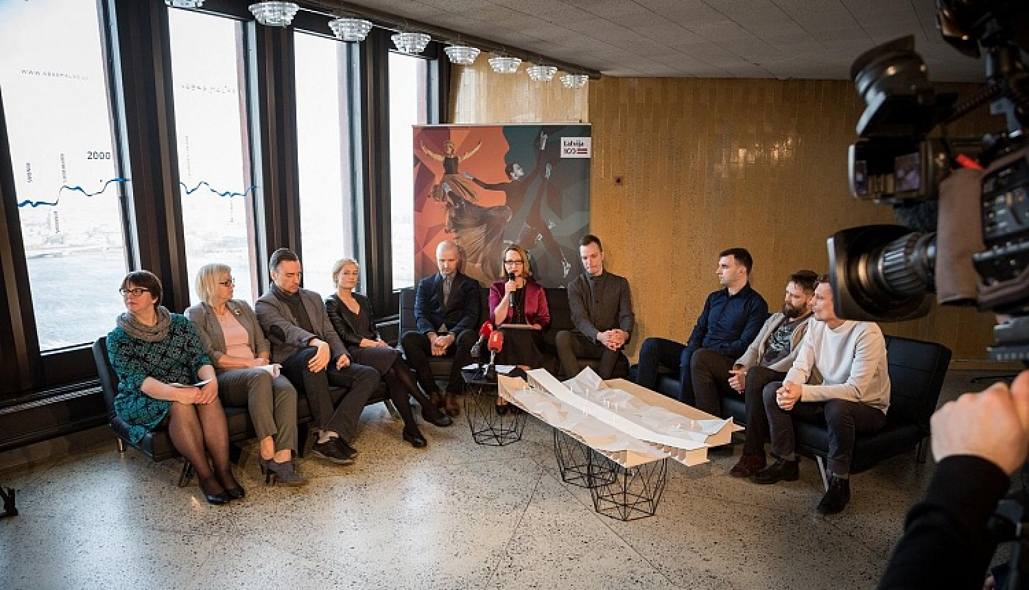 Latvijā top nebijusi multimediāla deju lielizrāde “Abas Malas”