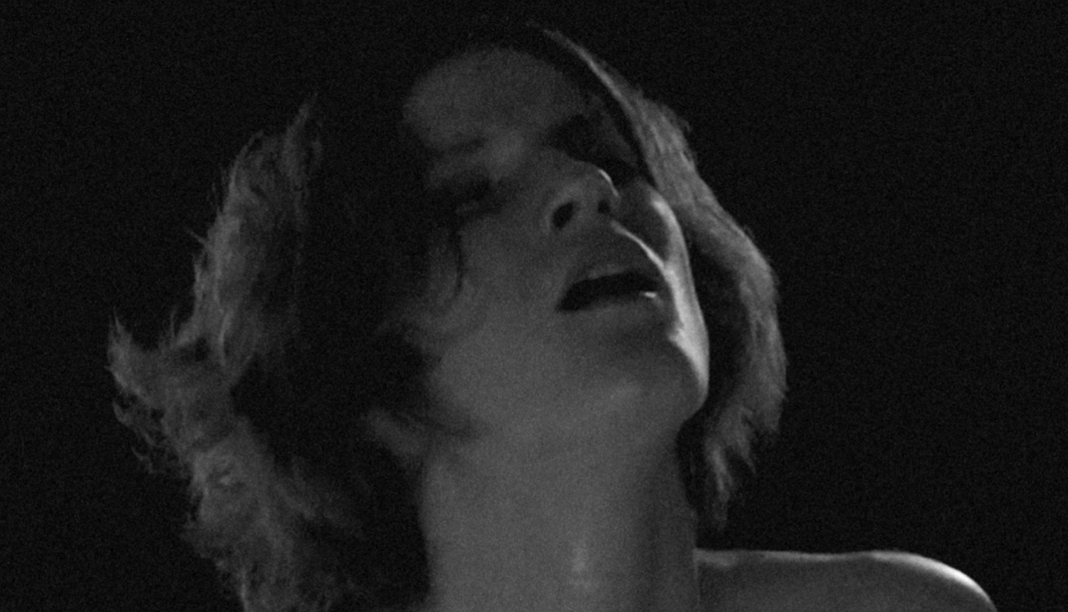 Melnbalts sievietes portrets