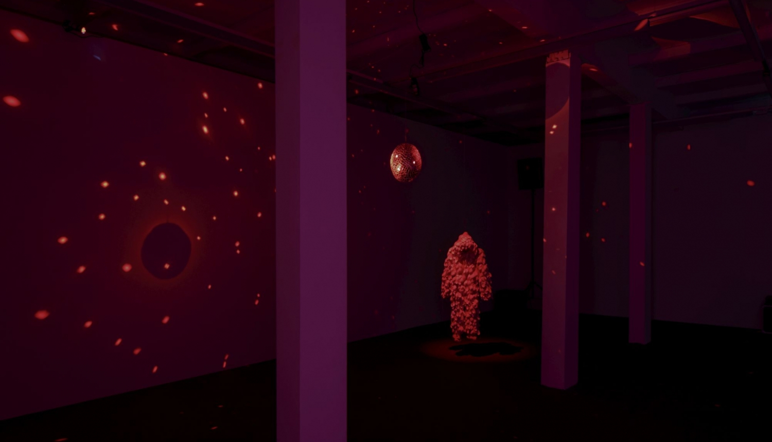 Evelīna Deičmane. Izstāde “Dejorgāns / Tanzorgan” Kim? Laikmetīgās mākslas centrā (04.11.2022.–31.01.2023.). Foto: Ansis Starks