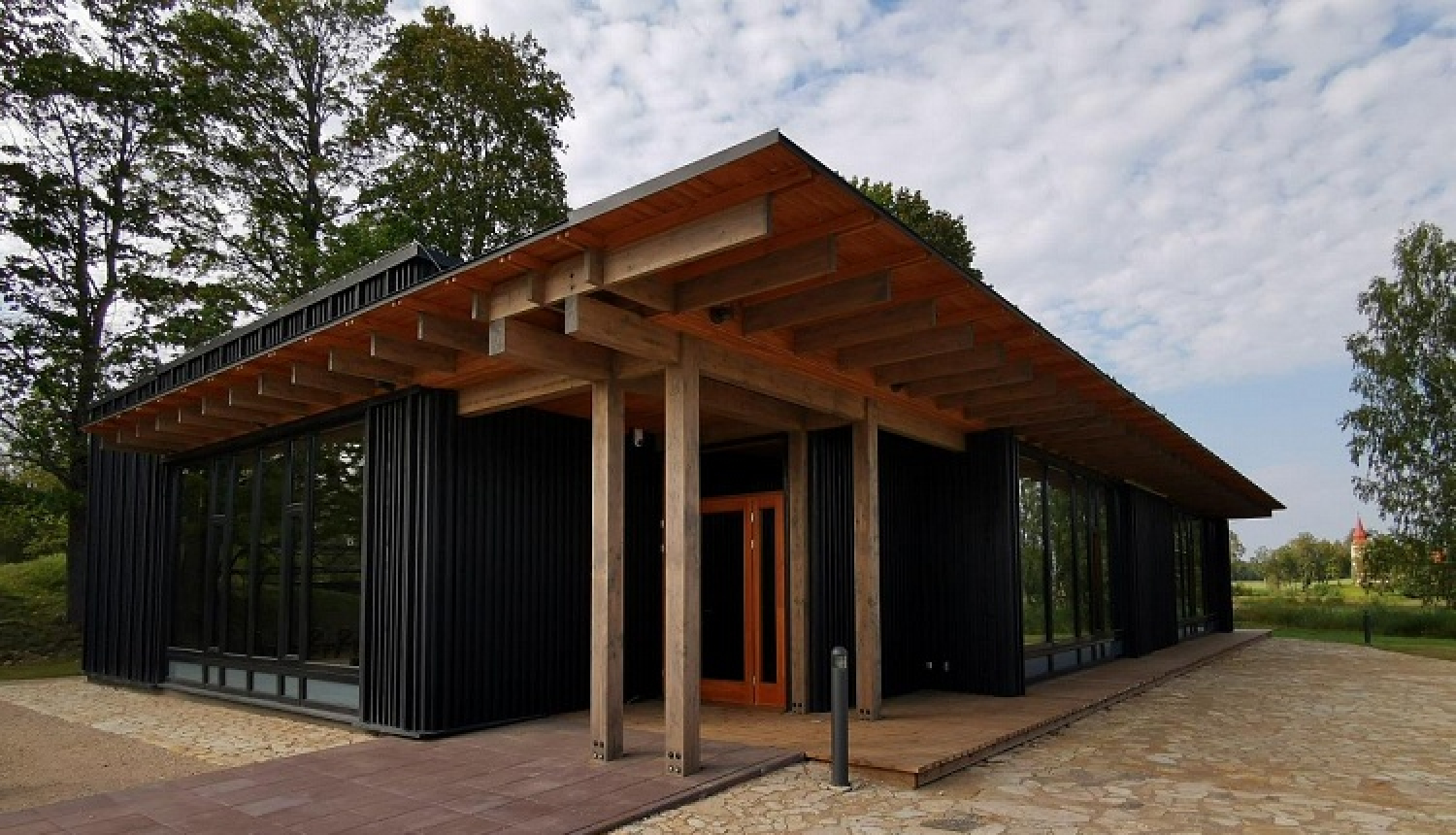 Āraišu arheoloģiskajā parkā durvis atver jaunais apmeklētāju centrs