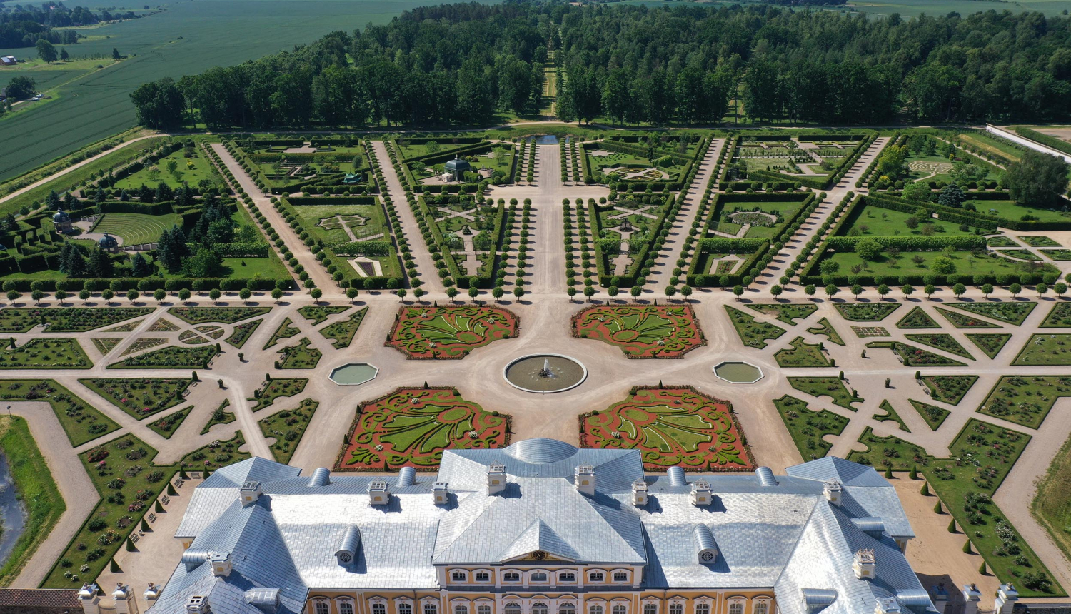 Rundāles pils franču dārza aerofotogrāfija. Foto: Artis Jutus