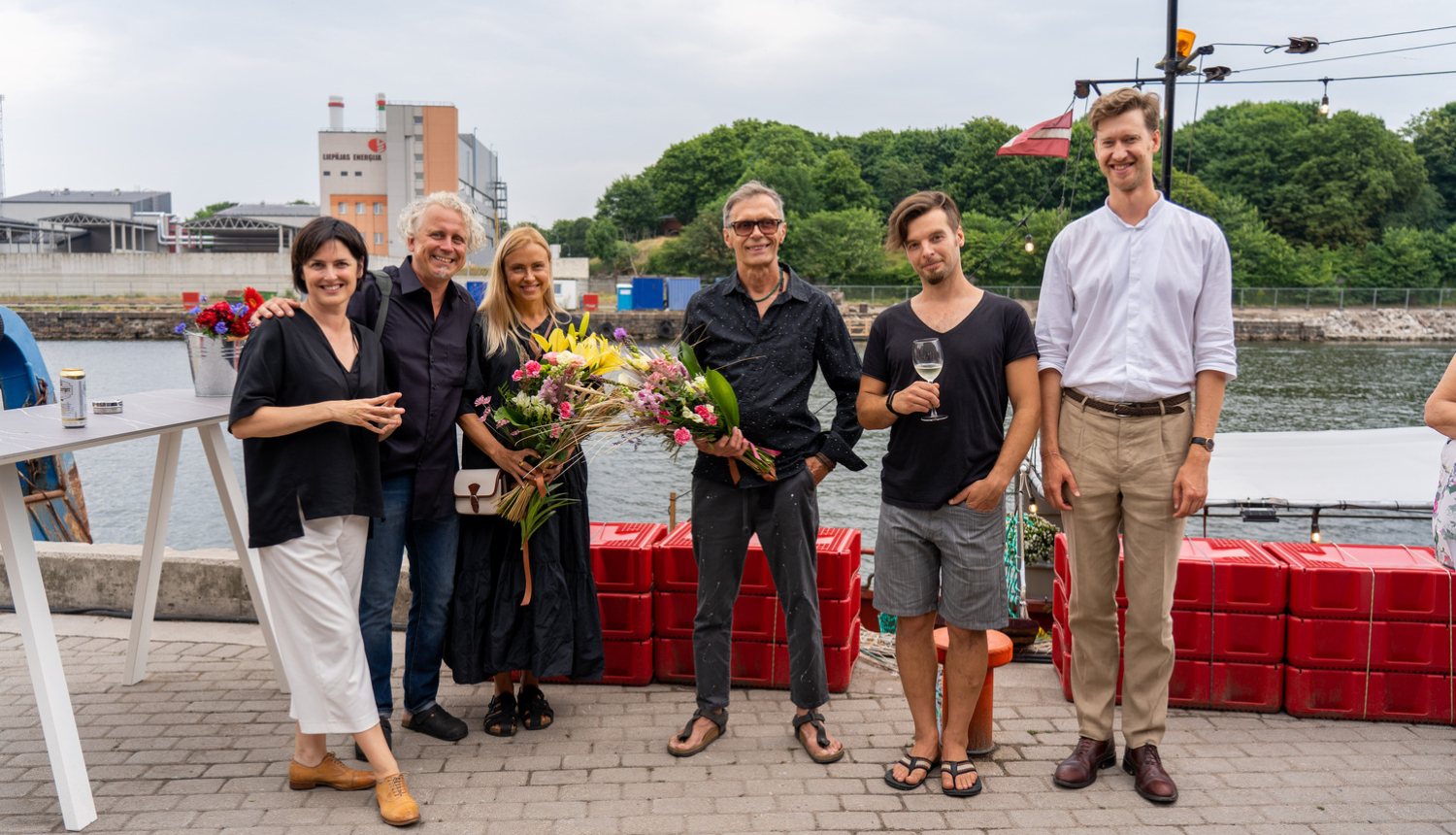 Izstādes “Jūrā pie Liepājas pazudis cilvēks” dalībnieki.