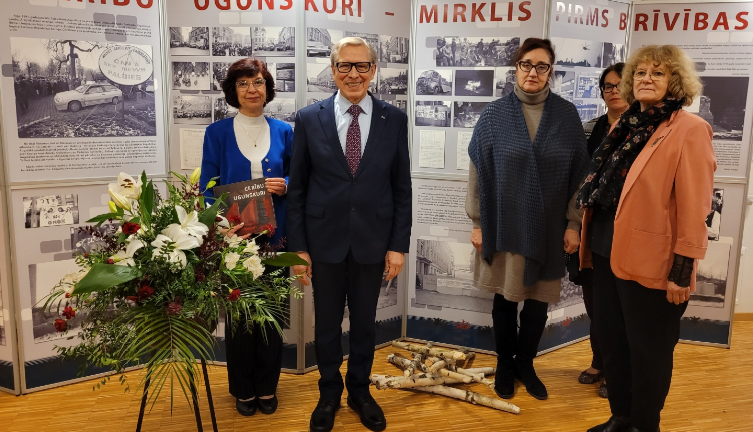 Latvijas Nacionālais arhīvs atklāj izstādi „ Cerību ugunskuri – mirklis pirms brīvības” Ogres tehnikumā