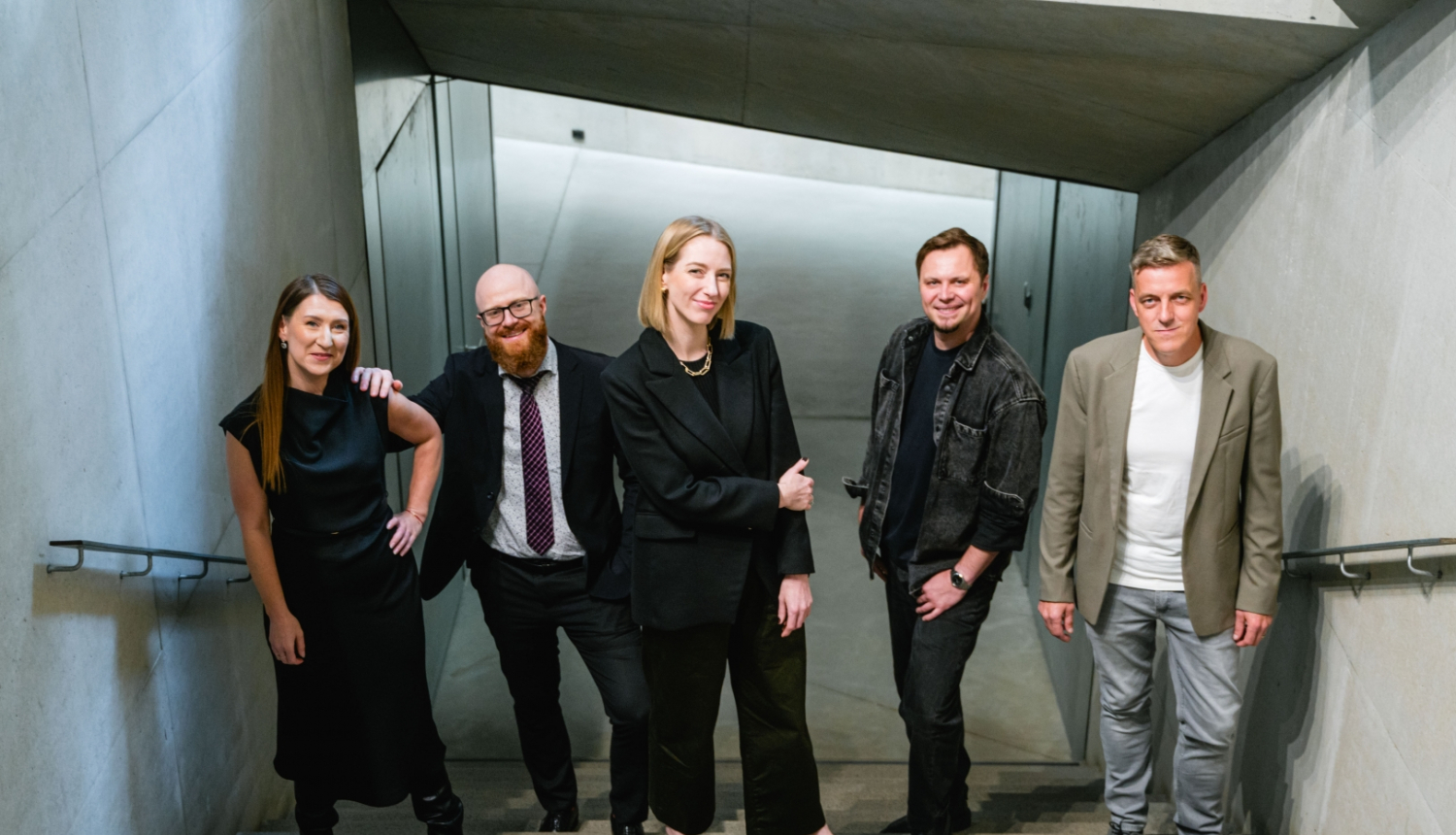 Pieci cilvēki memoranda parakstīšanas brīdī