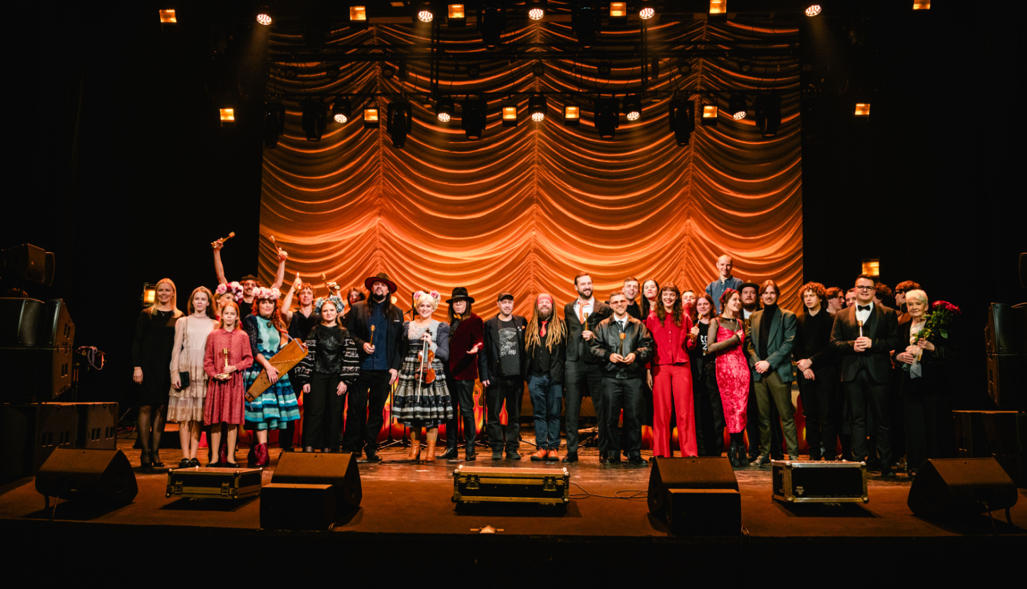 "Zelta mikrofons 2025" laureāti uz Latvijas Nacionālā teātra skatuves, foto: Ritvars Stankevičs