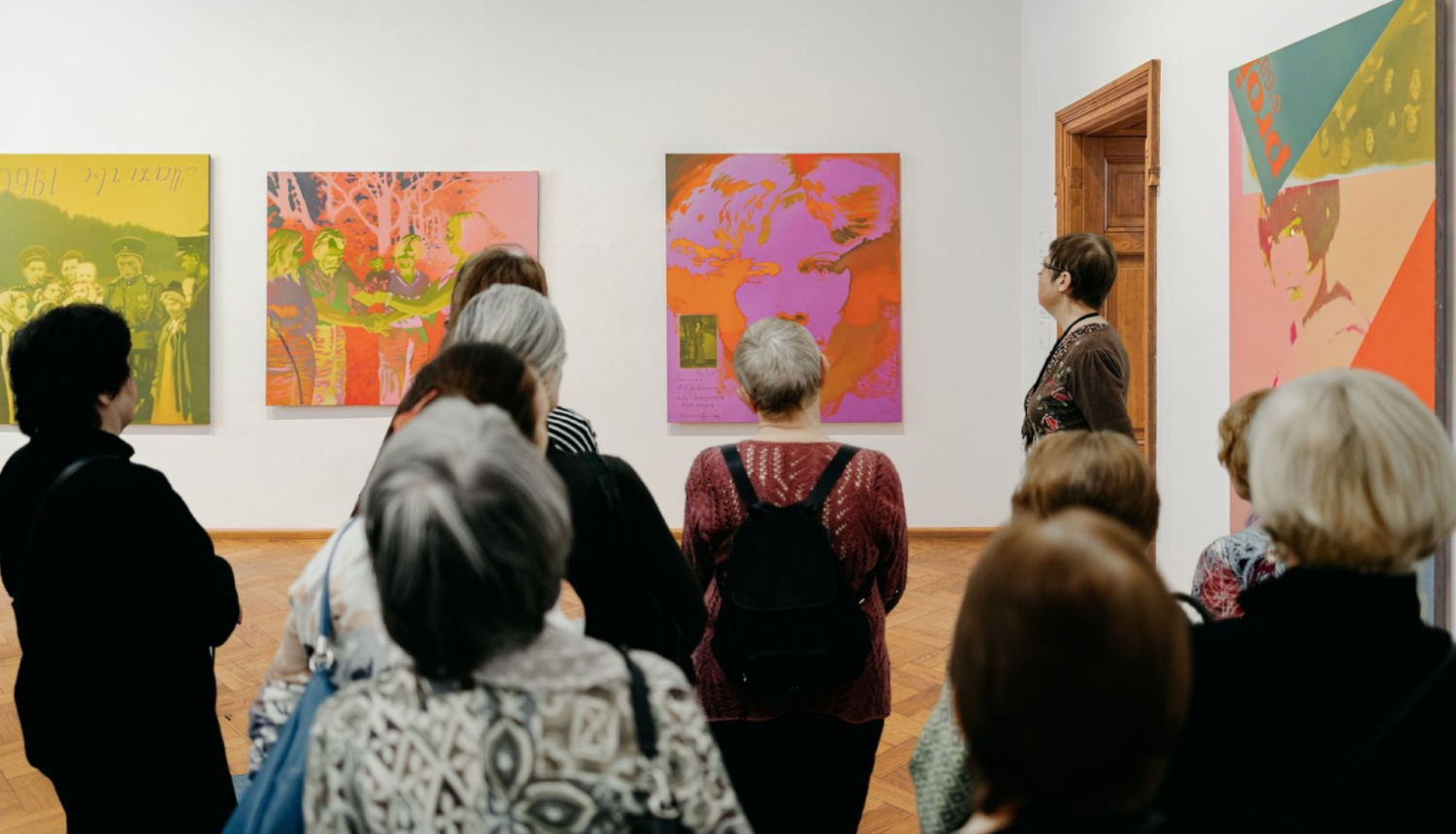 Nodarbības senioriem Latvijas Nacionālajā mākslas muzejā. 2025. Foto: Estere Rožkalne