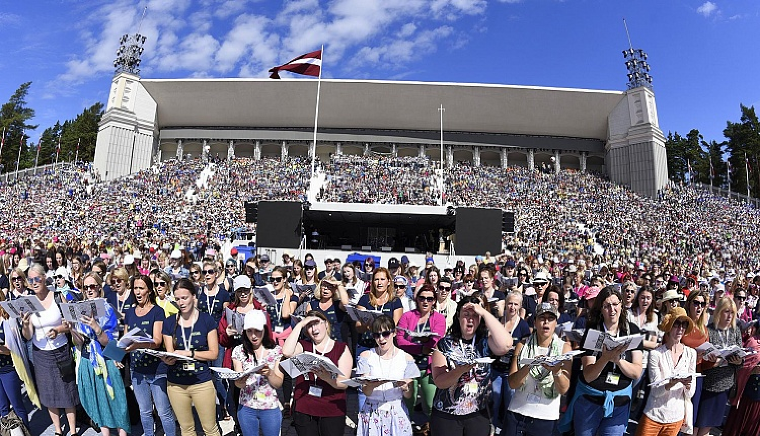 Dziesmu un deju svētku nedēļa jau pusē