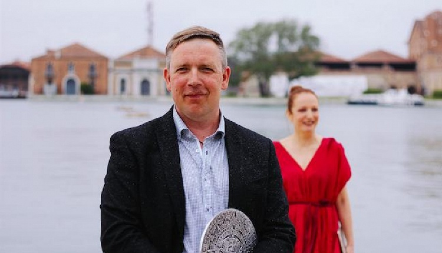 Latvijas paviljonu 57. Venēcijas mākslas biennālē apmeklējis rekordliels cilvēku skaits