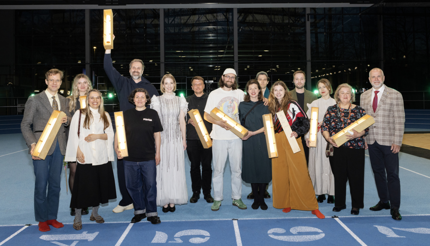 Latvijas Mākslas gada balvas laureātu kopīgs foto