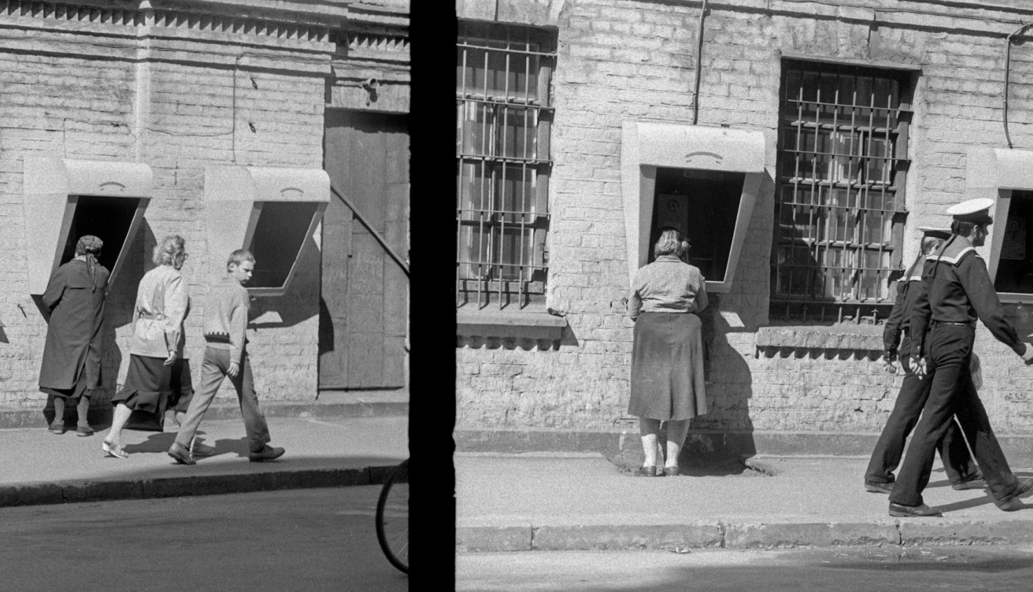 Melnbaltais foto, cilvēki uz ielas