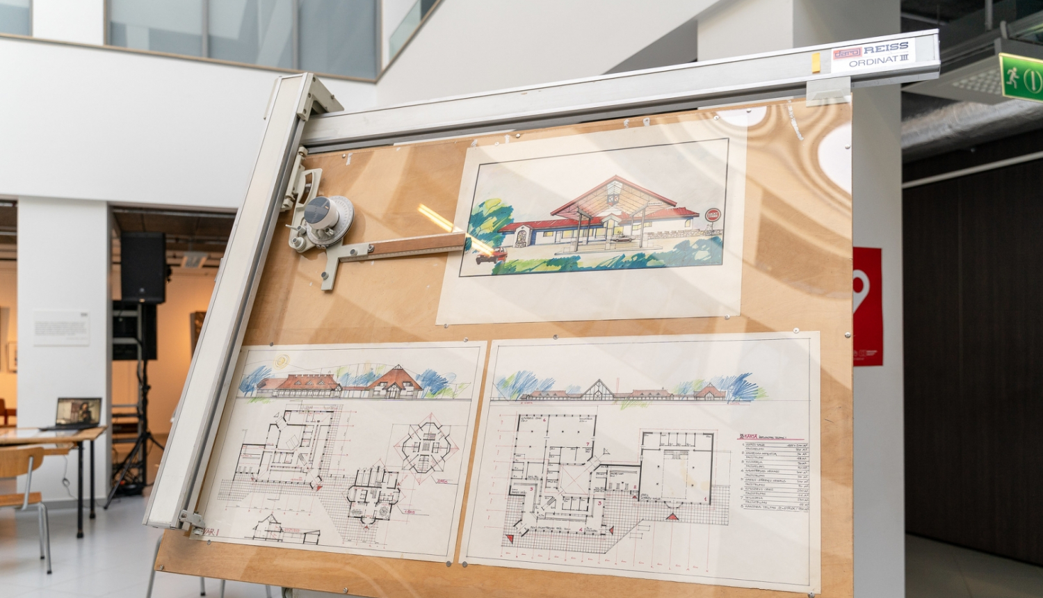 Profesoram un arhitektam Ivaram Strautmanim veltīta piemiņas izstāde