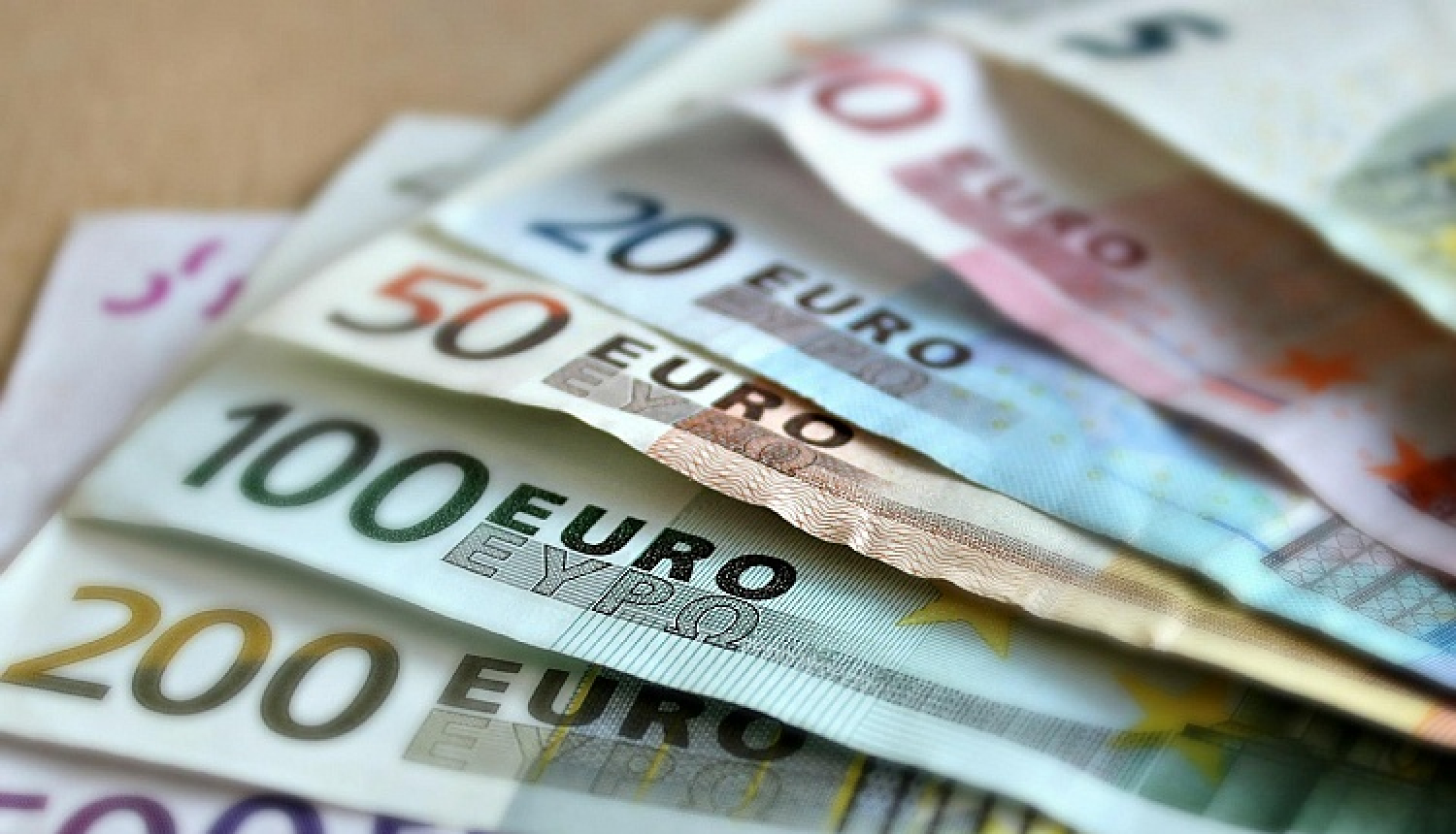 Informācija par dīkstāves atbalsta un atbalsta algu subsīdijai sniegšanu visām nozarēm