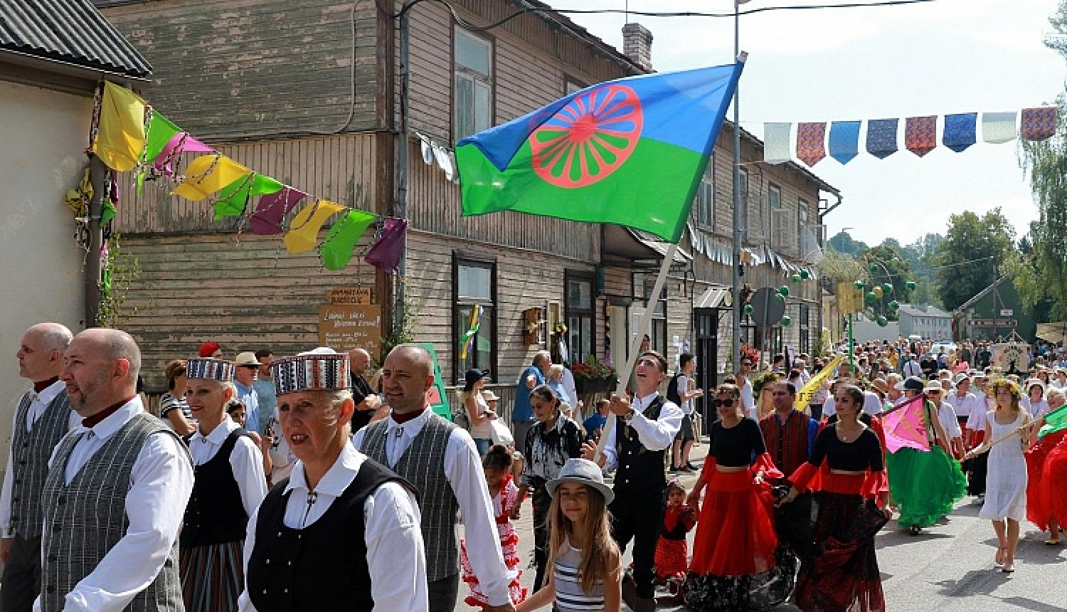 Ar ES atbalstu turpinās īstenot projektu „Latvijas romu platforma”