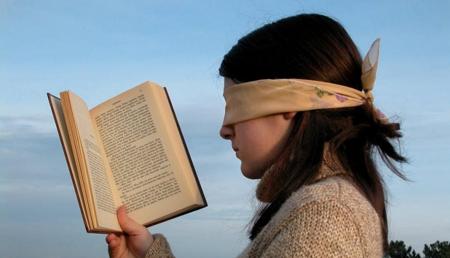 Neredzīgu personu interesēs atļauts izgatavot un izplatīt kopijas bez autoratlīdzības samaksas