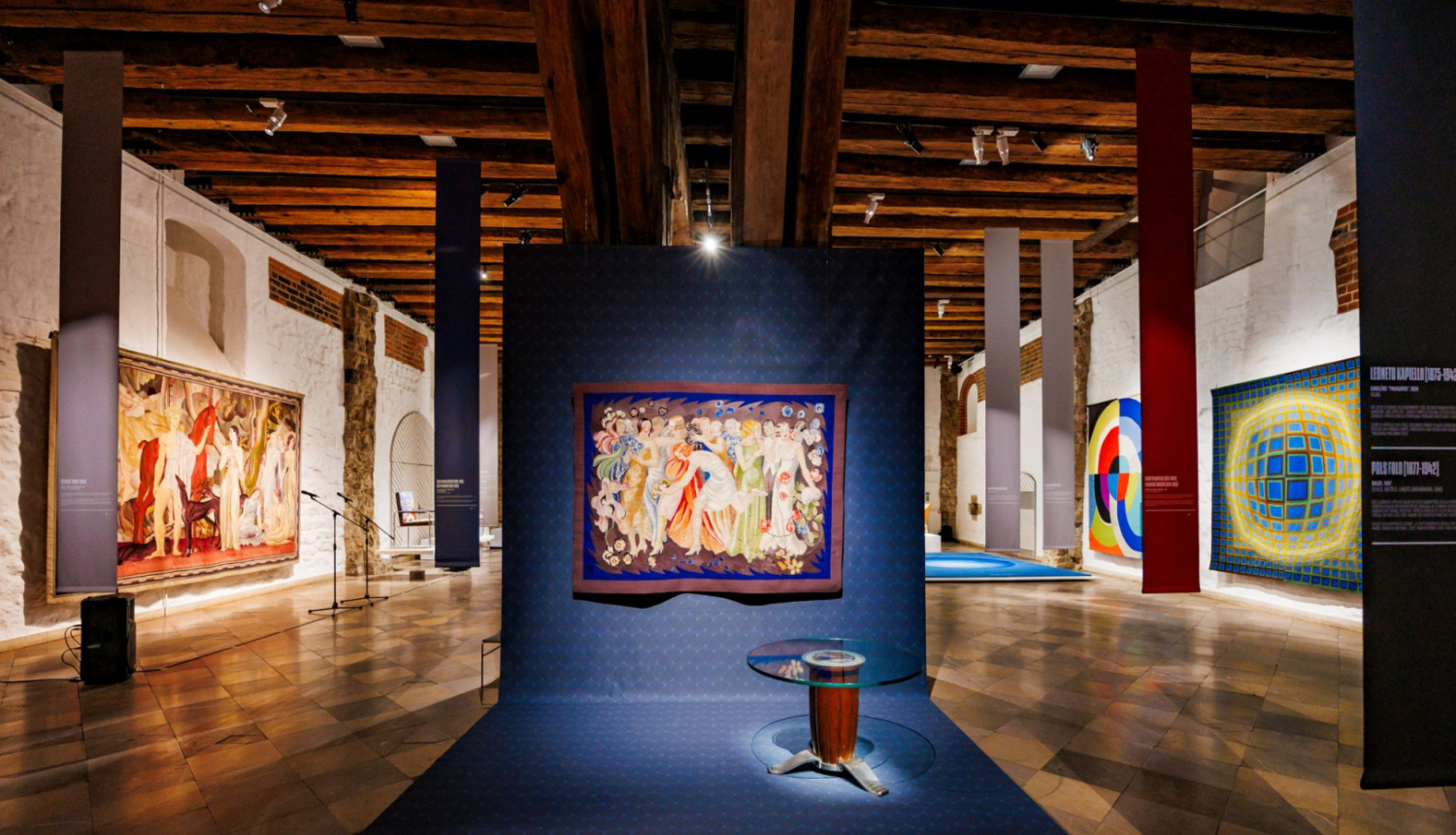 Izstādes “Art Deco – līdz mūsdienām. Dizains un amatniecība Francijā” fragments Dekoratīvās mākslas un dizaina muzejā