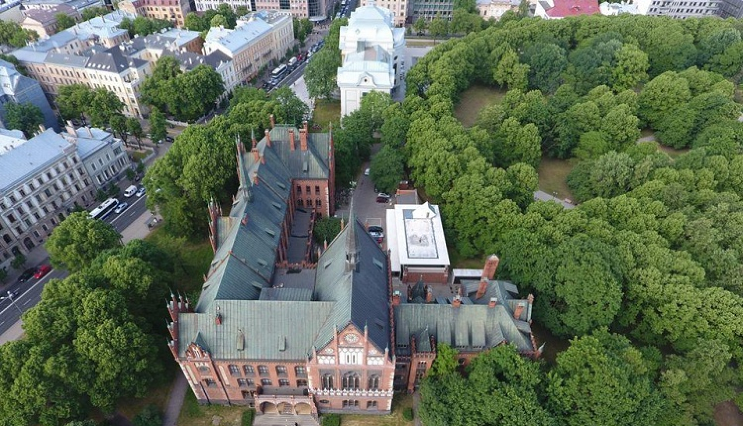 Valdība atbalsta finansējuma piešķiršanu ugunsdrošības sistēmu sakārtošanai Mākslas akadēmijā un Nacionālās Mākslu vidusskolas zāles atjaunošanas projektēšanas darbiem