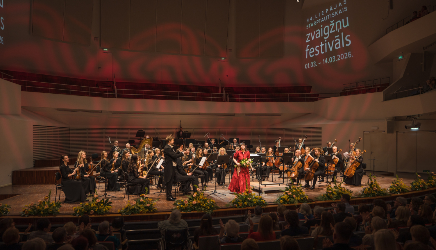 Liepājas Simfoniskais orķestris Gunta Kuzmas vadībā, beļģu klarnetiste Anelīne van Vauve koncertzālē “Lielais dzintars” atklāj Liepājas Starptautisko zvaigžņu festivālu