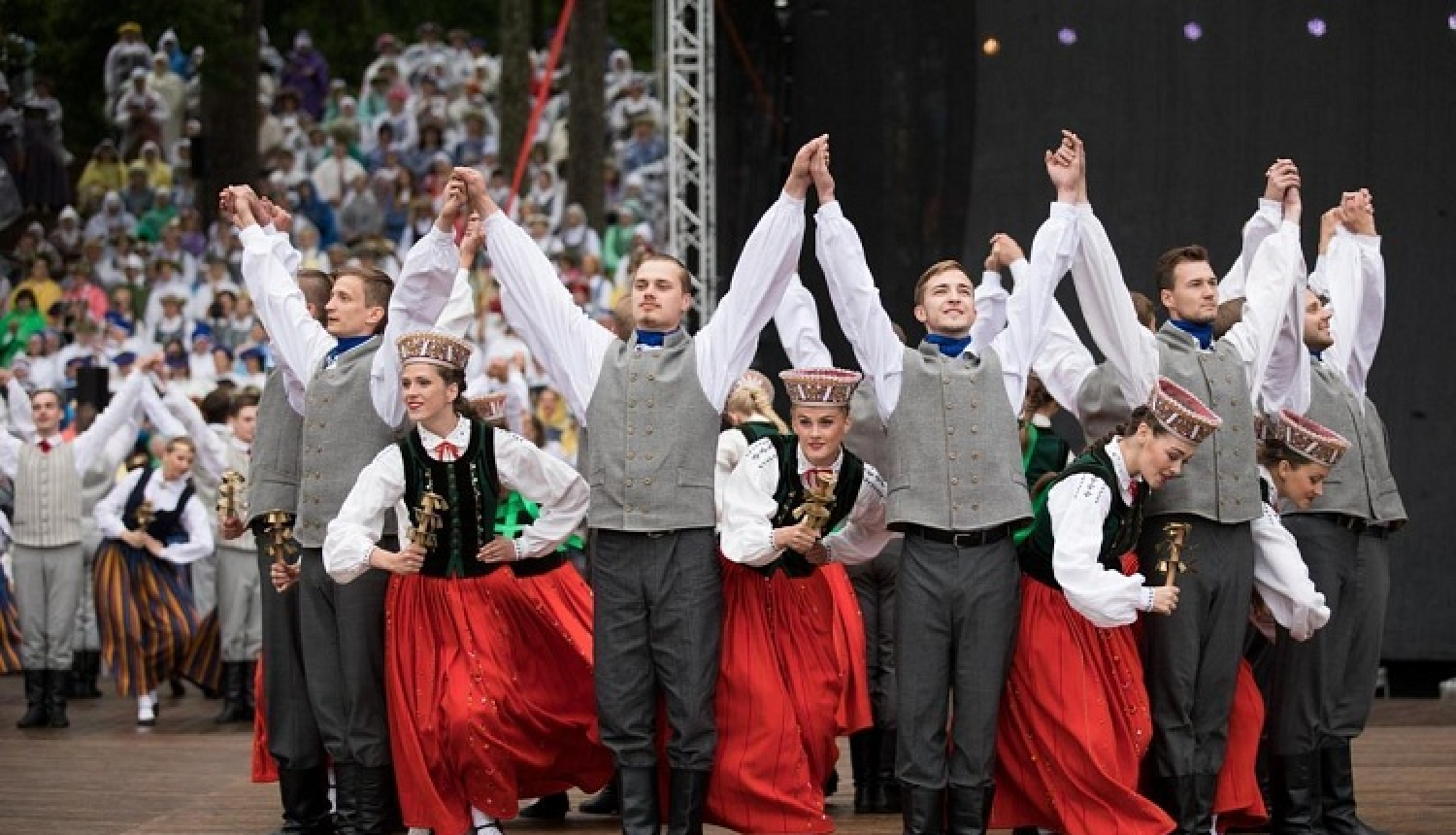 Gads līdz XXVI Vispārējiem latviešu Dziesmu un XVI Deju svētkiem