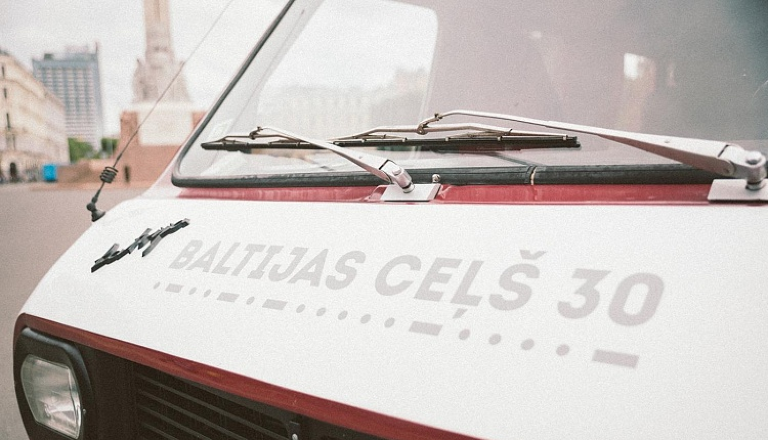 Ar vērienīgiem pasākumiem visā Latvijā atzīmē Baltijas ceļa 30 gadu jubileju