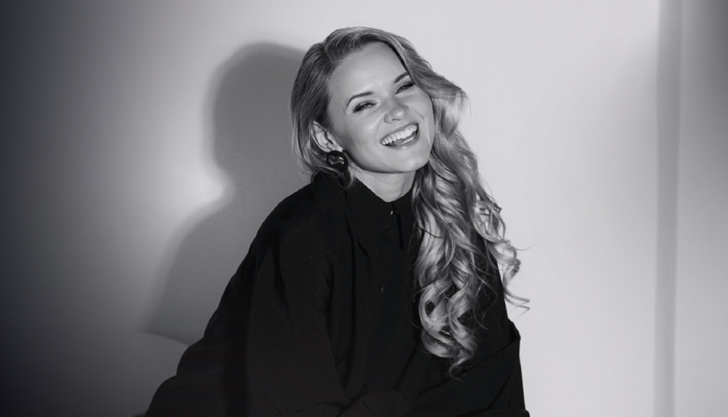 Melnbalts Beātes Zviedres attēls