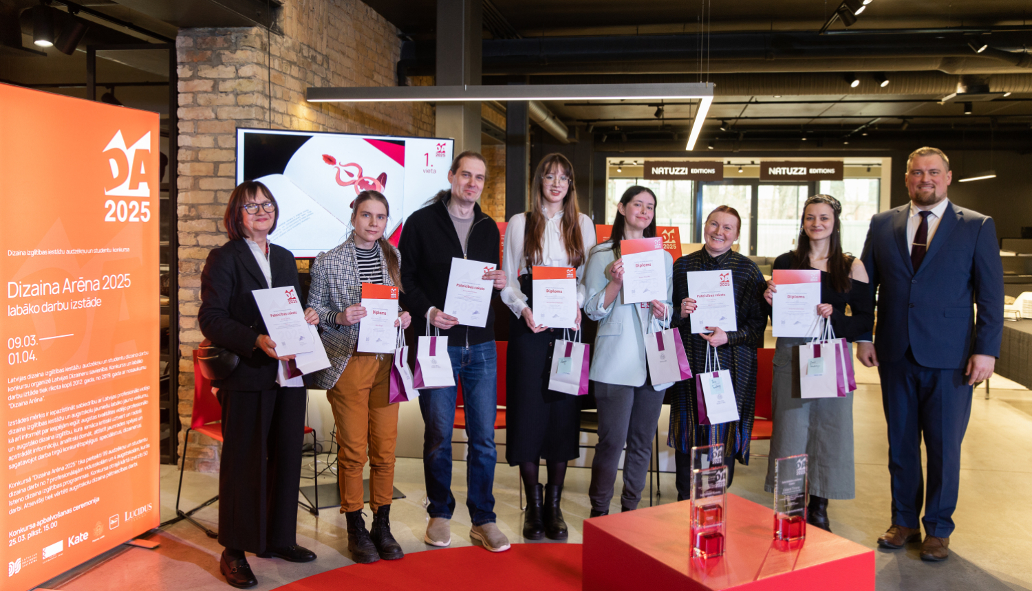 LMMDV audzēkņi ar dizaina konkursā “Dizaina Arēna 2025” iegūtajām godalgām