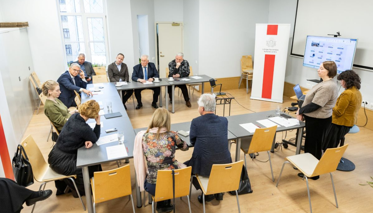 Dziesmu un deju svētku padomes sēdes norise un tās dalībnieki LNKC telpās