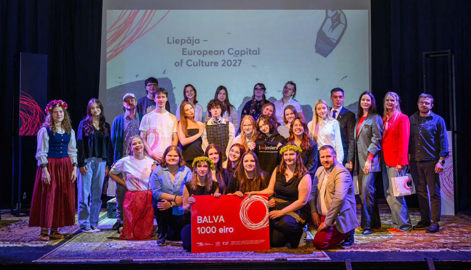 1000 eiro balva tiek piešķirta pasākuma “Ravegrieži” organizēšanai Kuldīgā, grupas foto