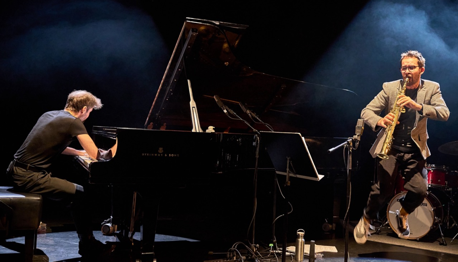 Franču soprāna saksofonists Emils Parizjēns un itāļu pianists Roberto Negro