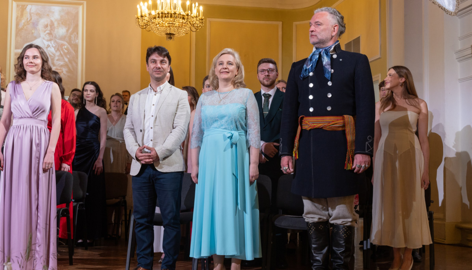 Jaunie profesionālie doktori: diriģents Kaspars Ādamsons, flautiste Ilze Urbāne un horeogrāfs Jānis Purviņš izlaidumā