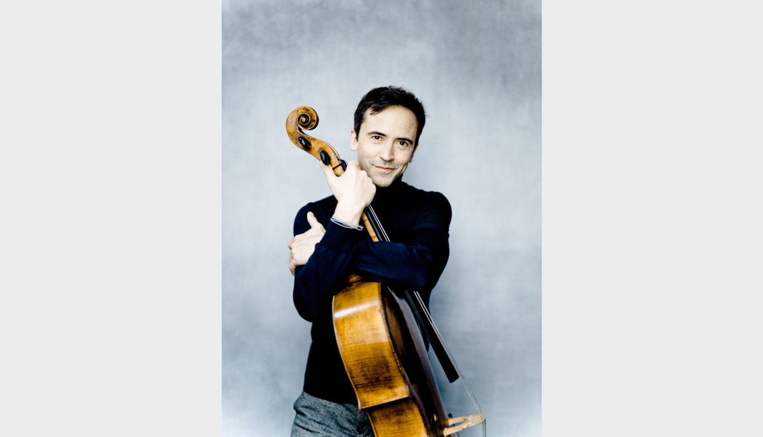 Franču čellists Žans Gijēns Keirass (Jean-Guihen Queyras), foto: Marco Borggreve