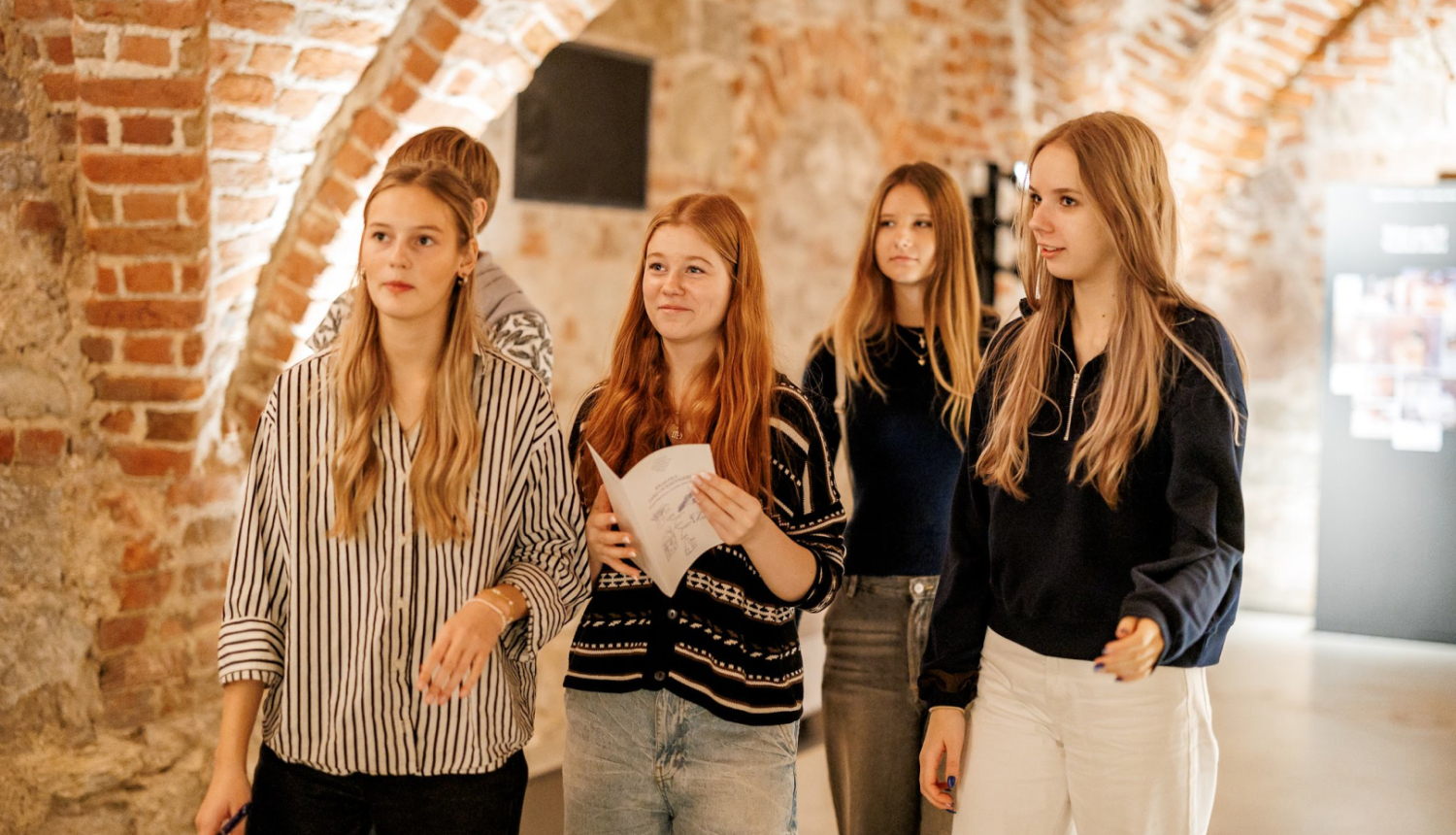 Četri jaunieši programmā “Latvijas skolas soma” iekļautā pasākumā LNVM telpās