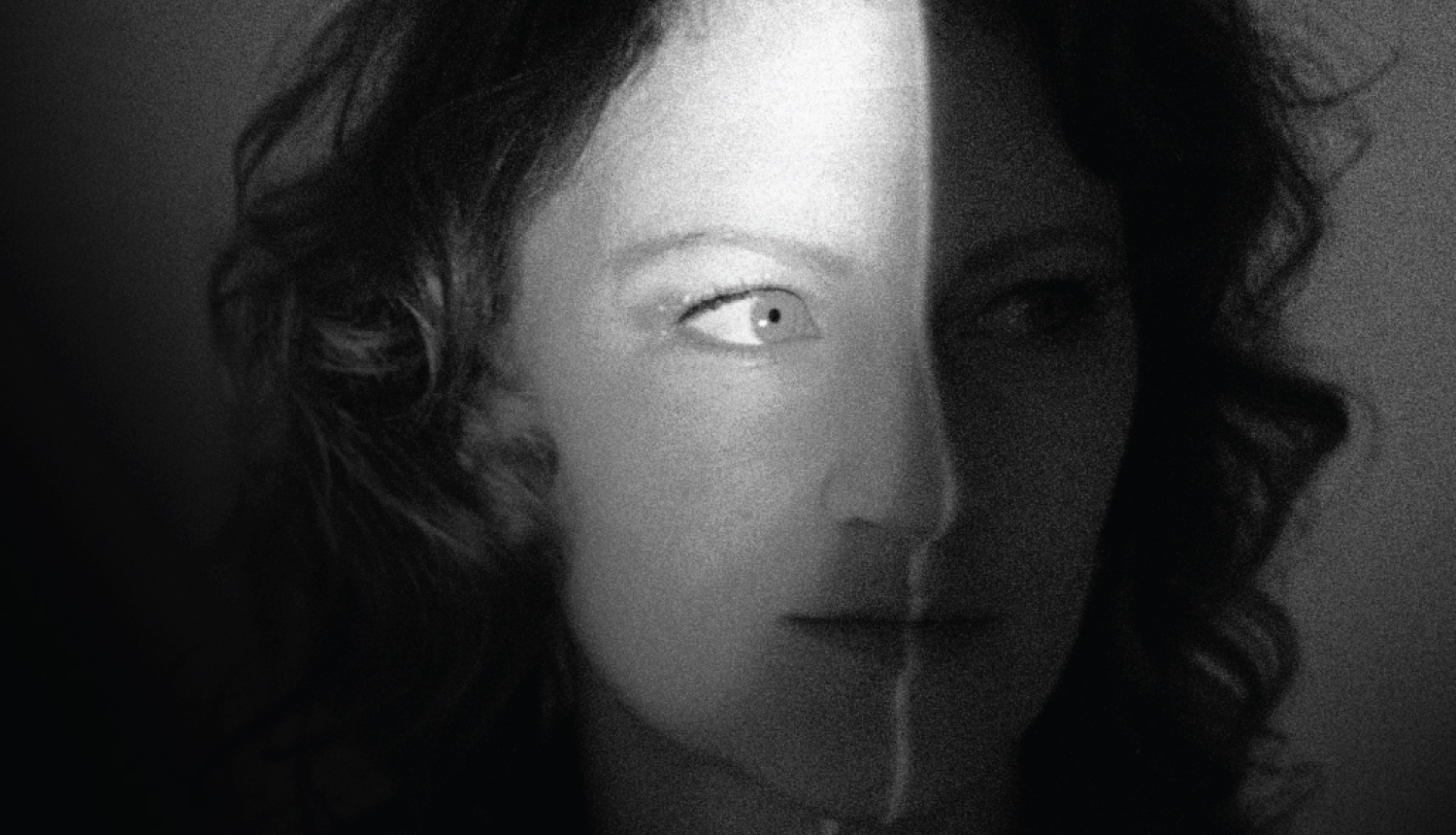 Dziedātājas, komponistes Lauras Polences portrets