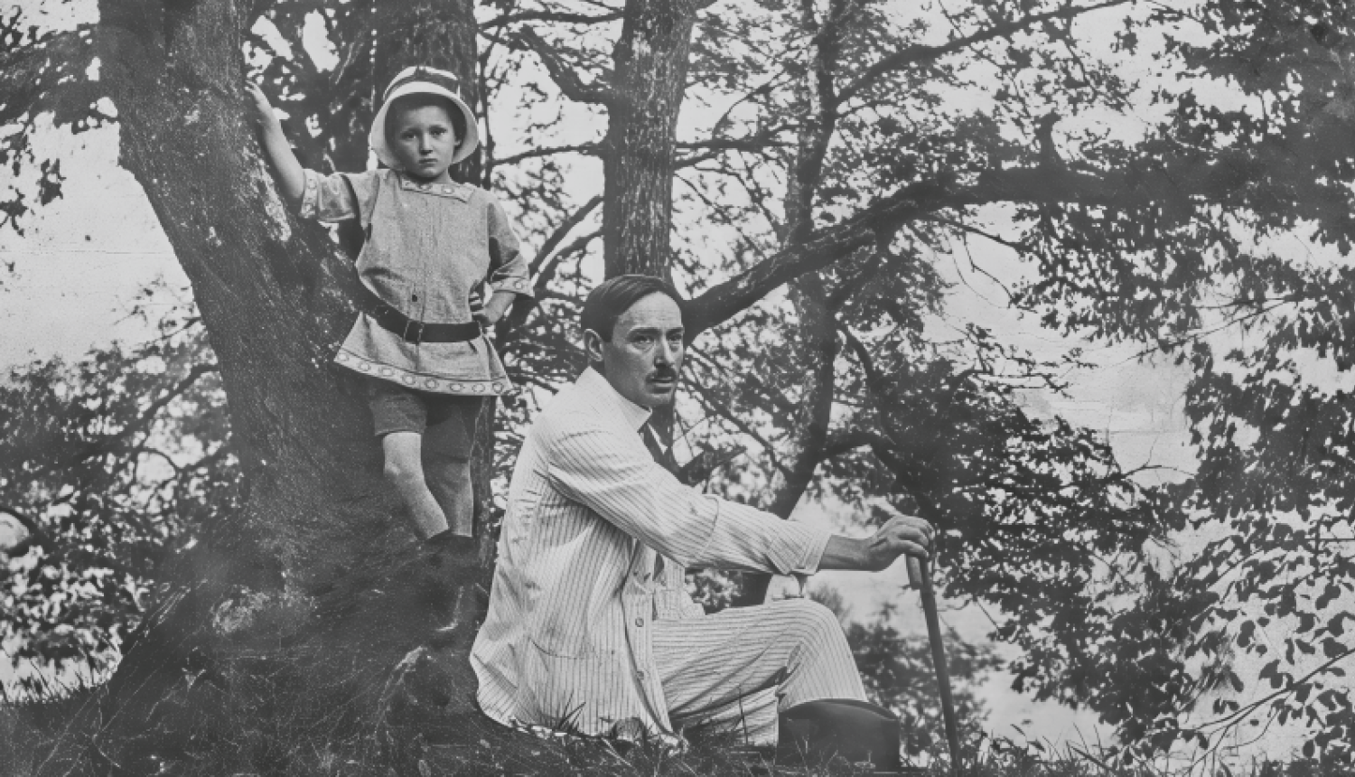 1913. gads. Janis Rozentāls ar dēlu Miķeli Siguldā. 