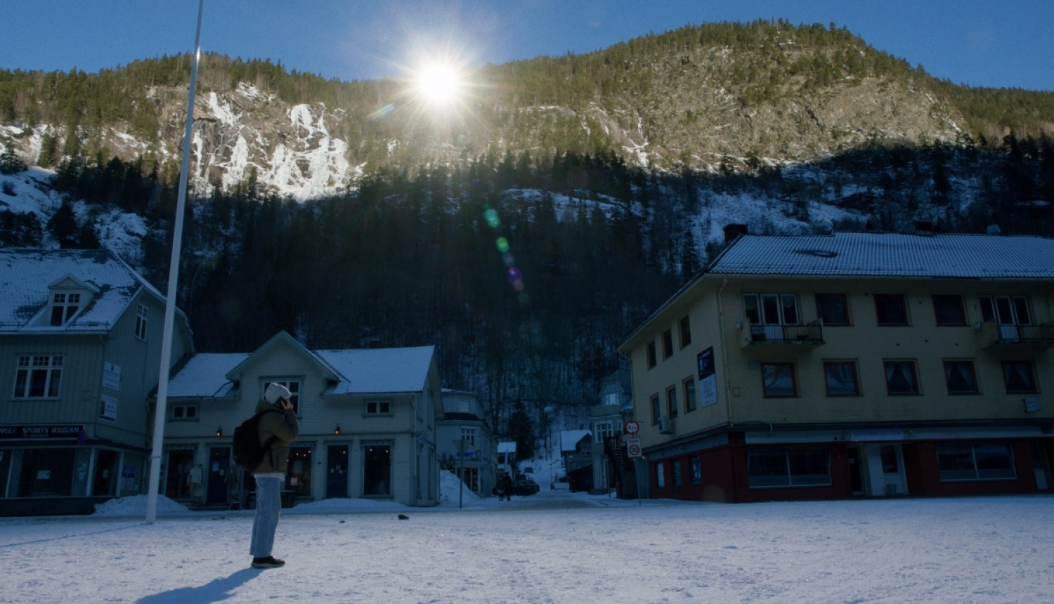 Attēls - darba materiāls no Ilzes Burkovskas - Jakobsenas topošās spēlfilmas Legato, kuras darbība notiek Latvijā un Norvēģijā