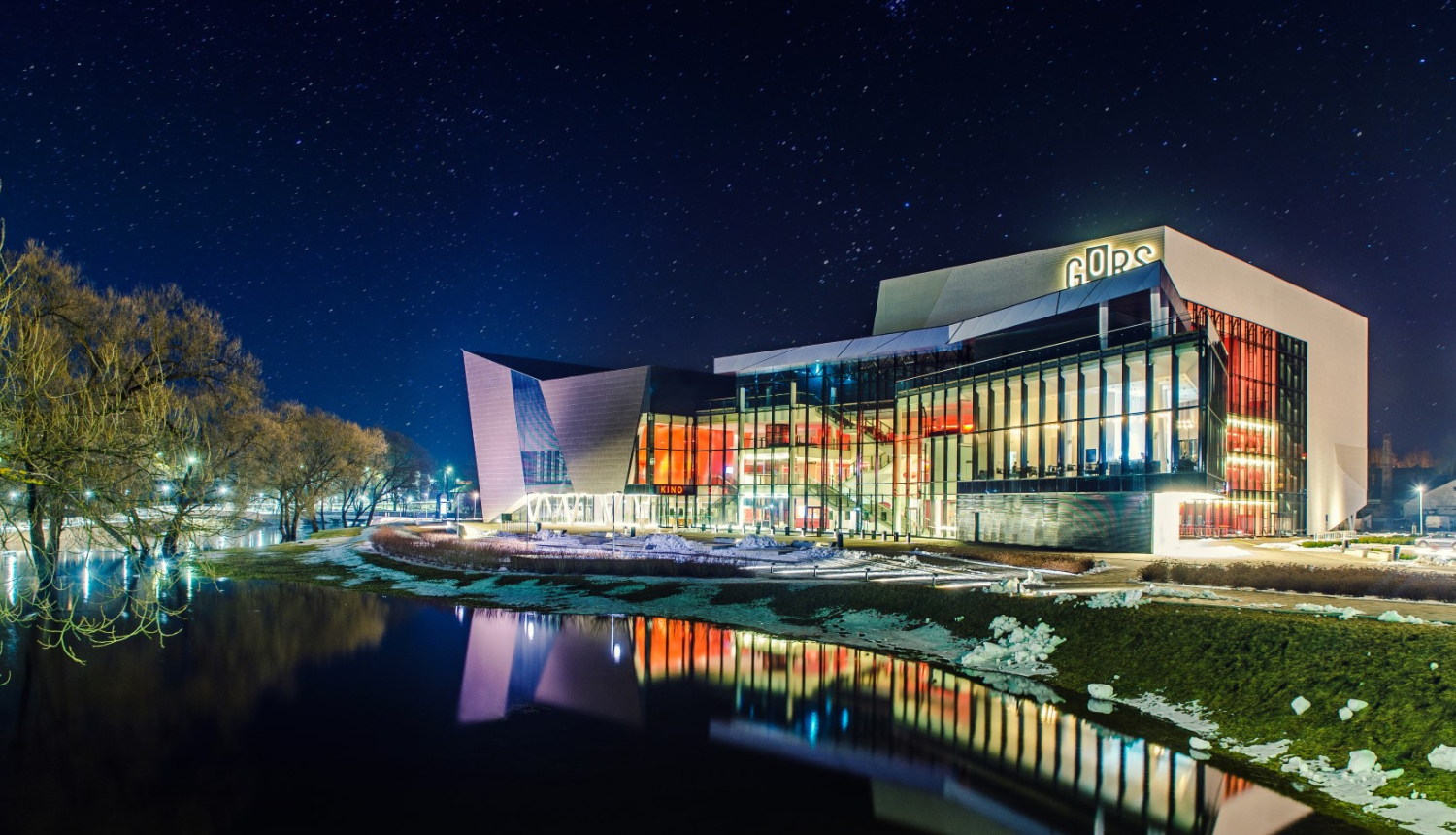 Latgales vēstniecība "GORS" izgaismota diennakts tumšaja laikā