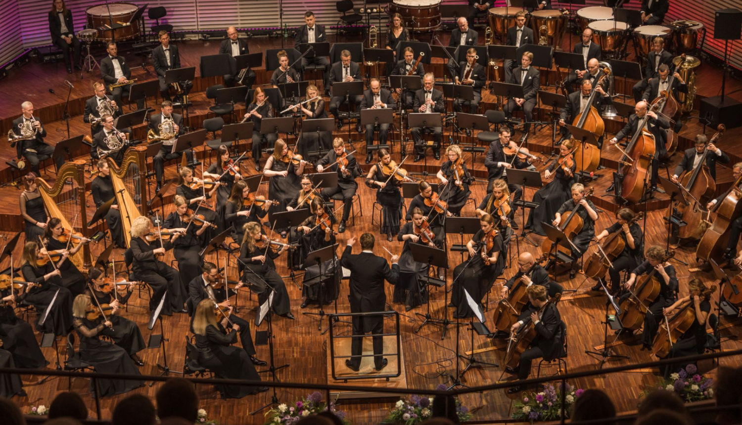 Liepājas simfoniskais orķestris uz skatuves