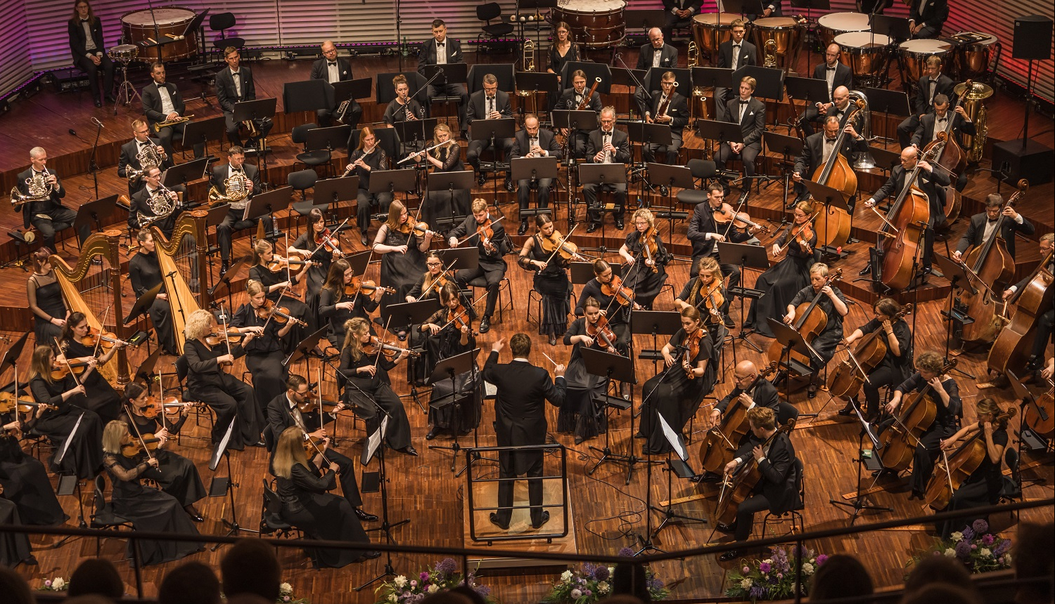 Liepājas Simfoniskais orķestris un diriģents Guntis Kuzma