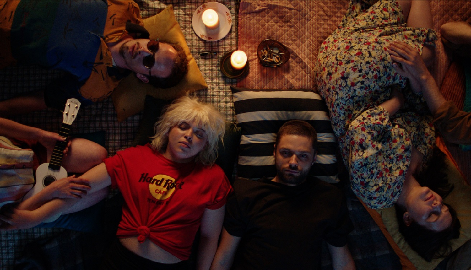 Kadrs no filmas “Mūžīgi jauni”