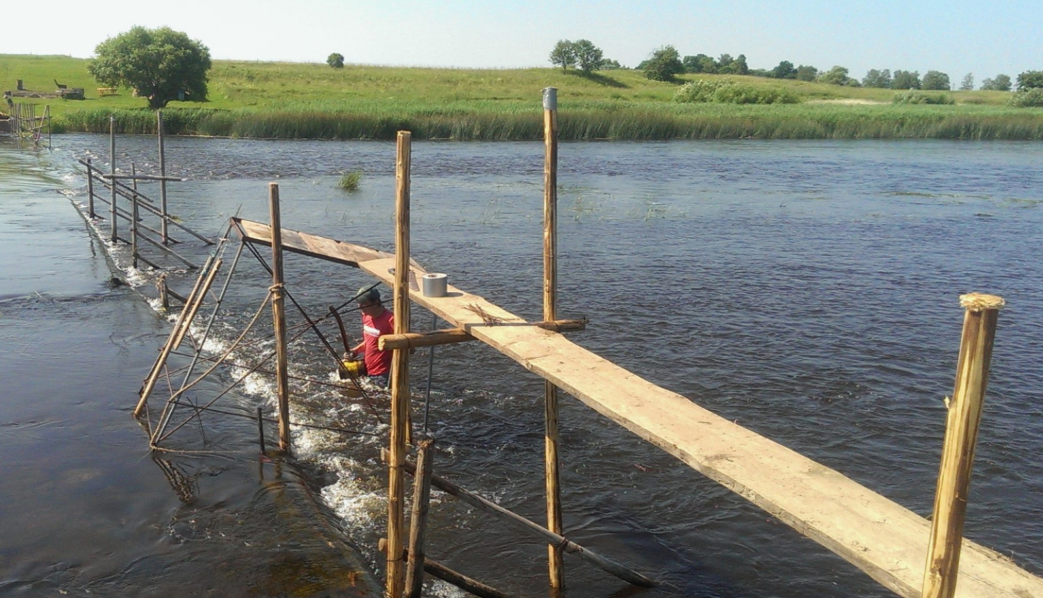 Nēģu zveja Salacā