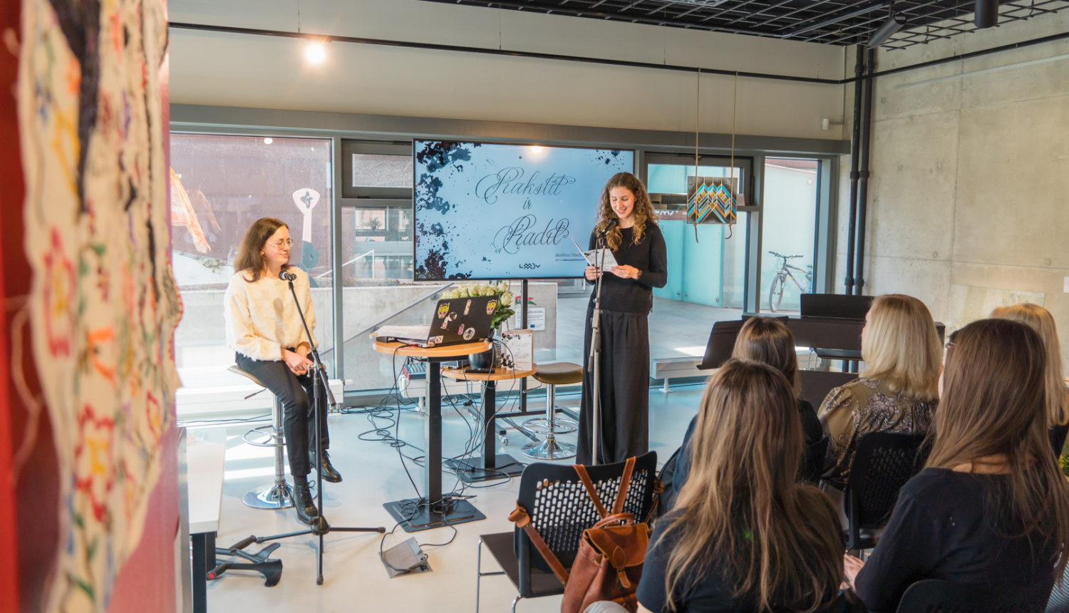 LMMDV audzēkņu literāro darbu krājuma “Rakstīt = Radīt” atvēršanas pasākums - telpā autori un viesi