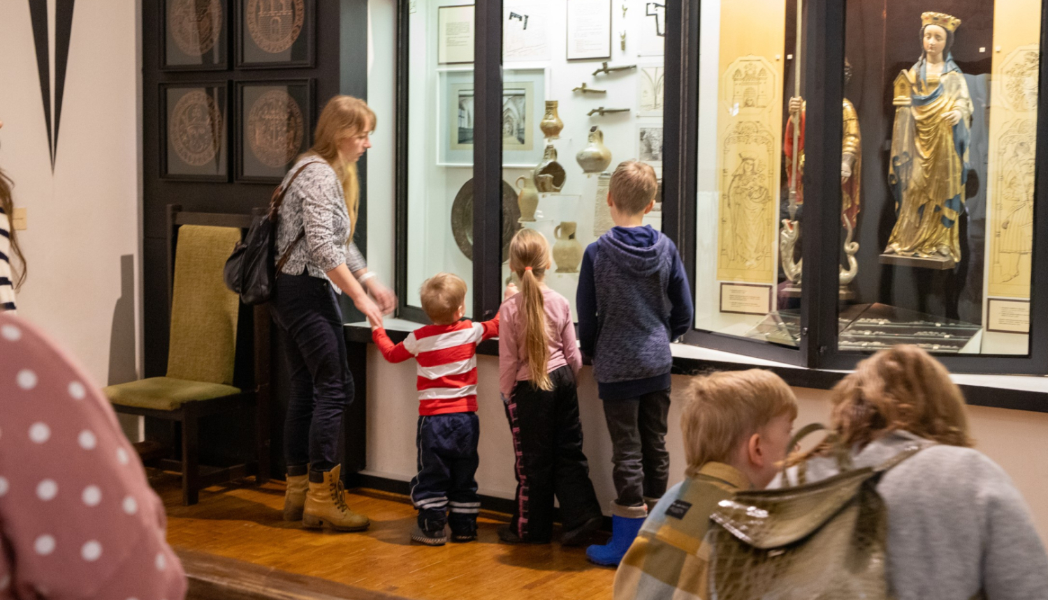 Kopā ar ģimeni Rīgas vēstures un kuģniecības muzejā. Foto: M.L. Gredzena (RVKM)