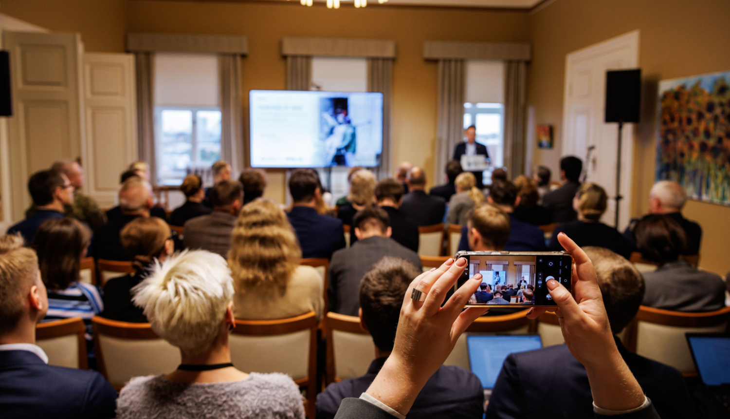 Semināra “Cīņa pret karadarbību kultūras jomā” norise