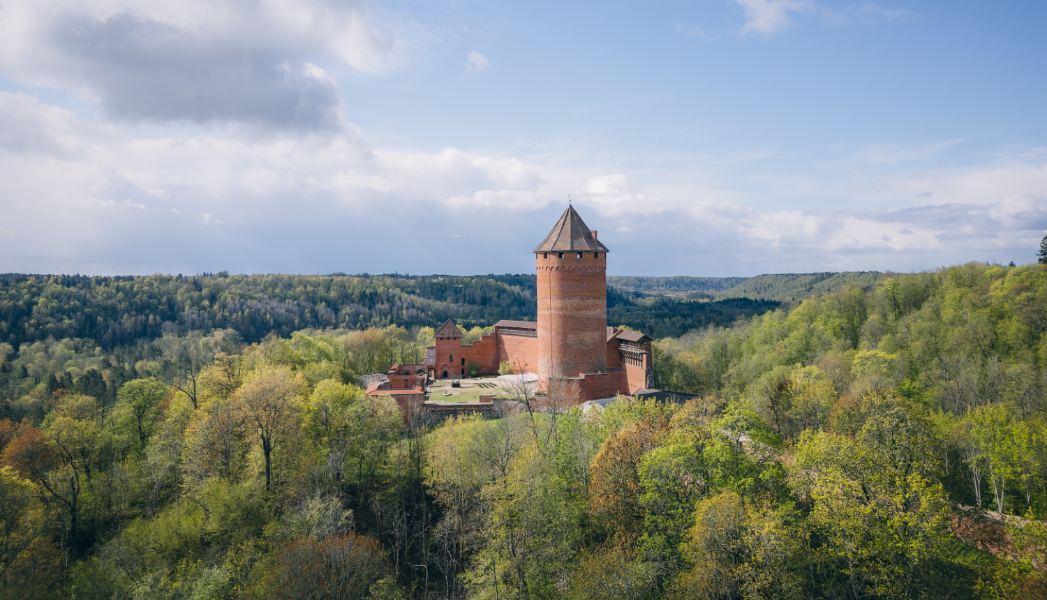 Turaidas pils un apkārtne